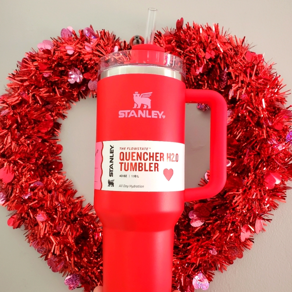New Target Red Valentine’s Day Stanley The Flowstate H2.0 40oz.